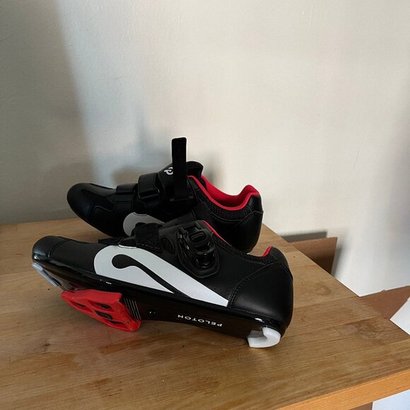 Peloton Unisex Cycling Shoe Size 40 (women's 9 or men's 7) - Picture 2 of 3